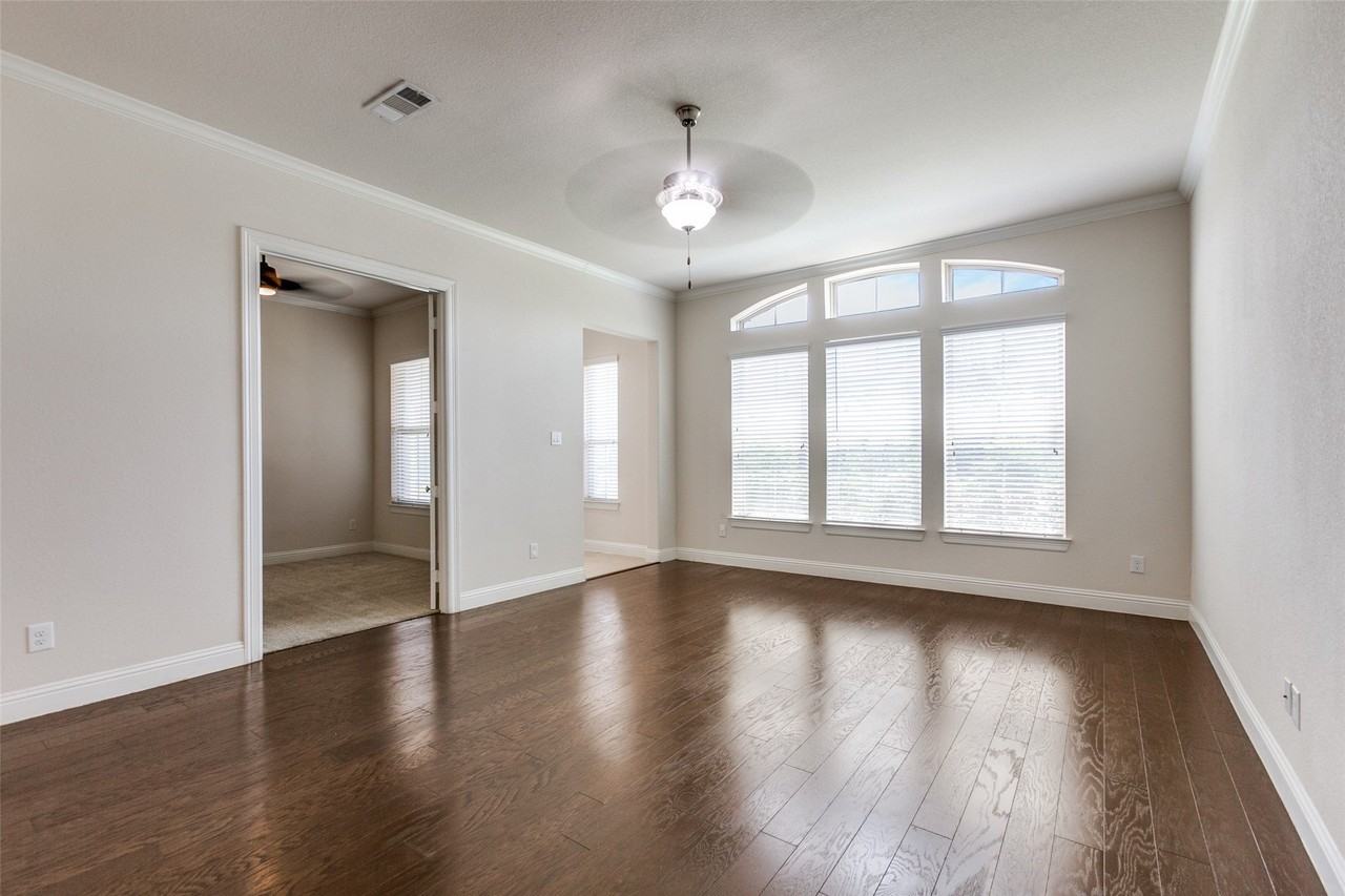 12618 Akenside Rd - Photo 7 of 31