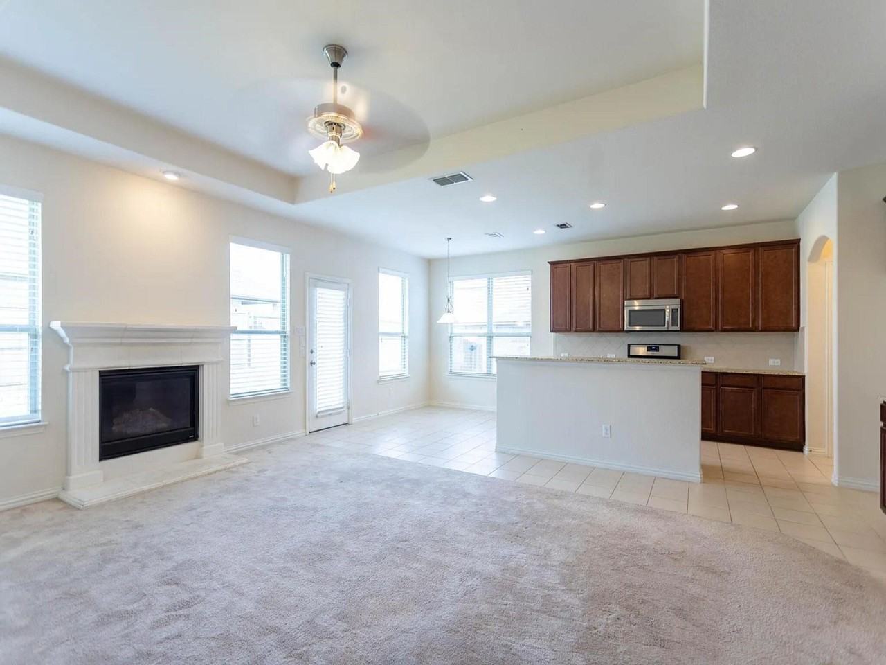 2601 Sun Creek Dr - Photo 5 of 20