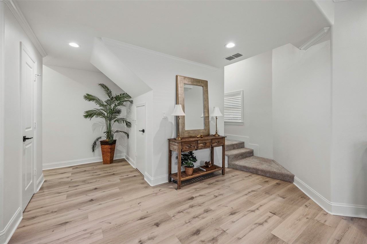 700 S Crockett St - Photo 5 of 26