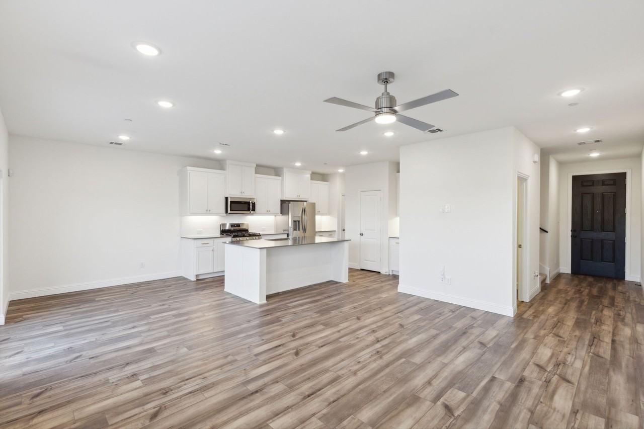3765 Pierce Ln - Photo 4 of 26