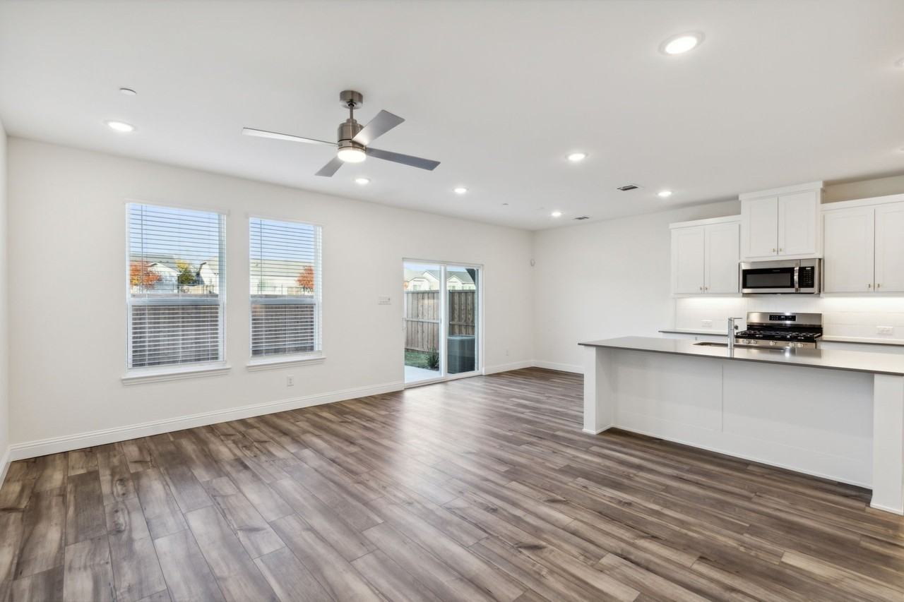 3765 Pierce Ln - Photo 5 of 26