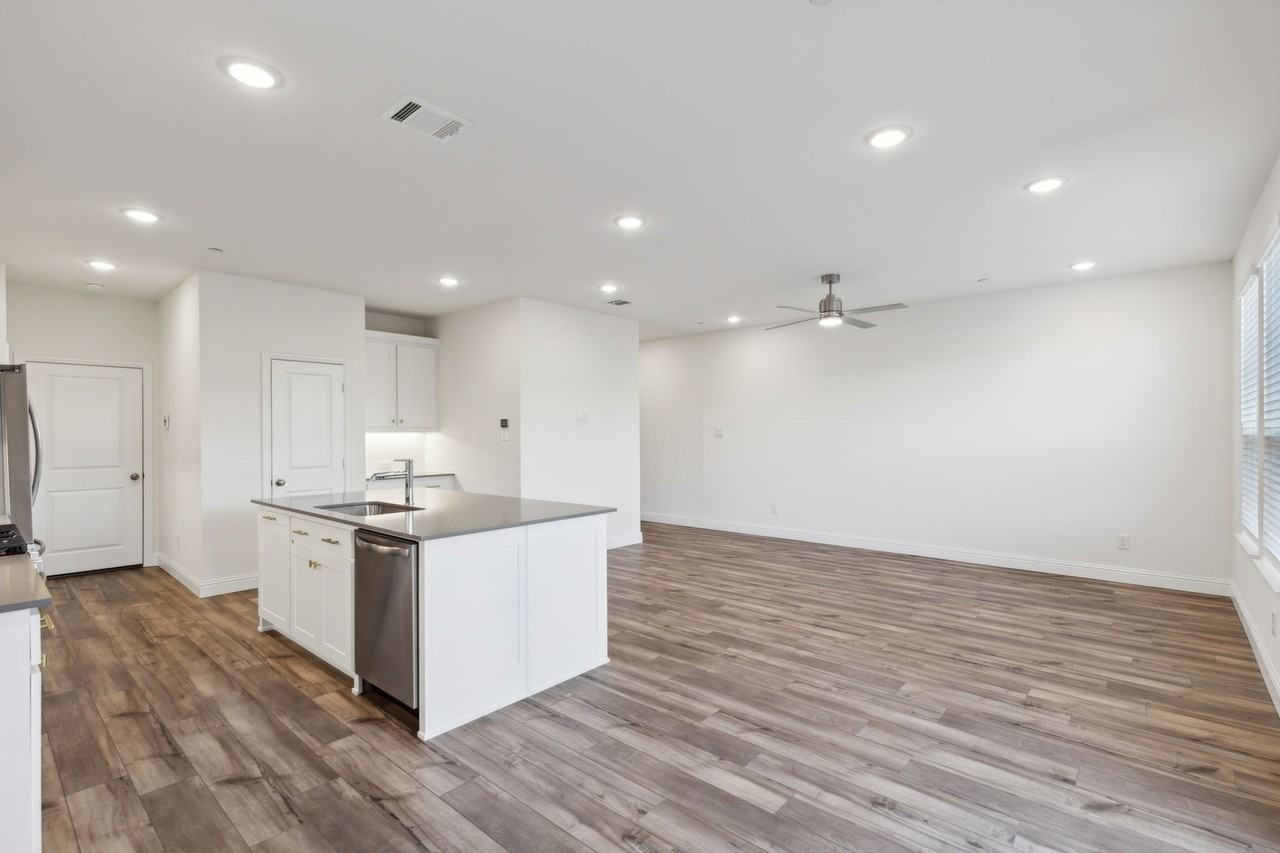 3765 Pierce Ln - Photo 6 of 26