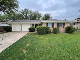 featured image of 905 La Salle Dr
