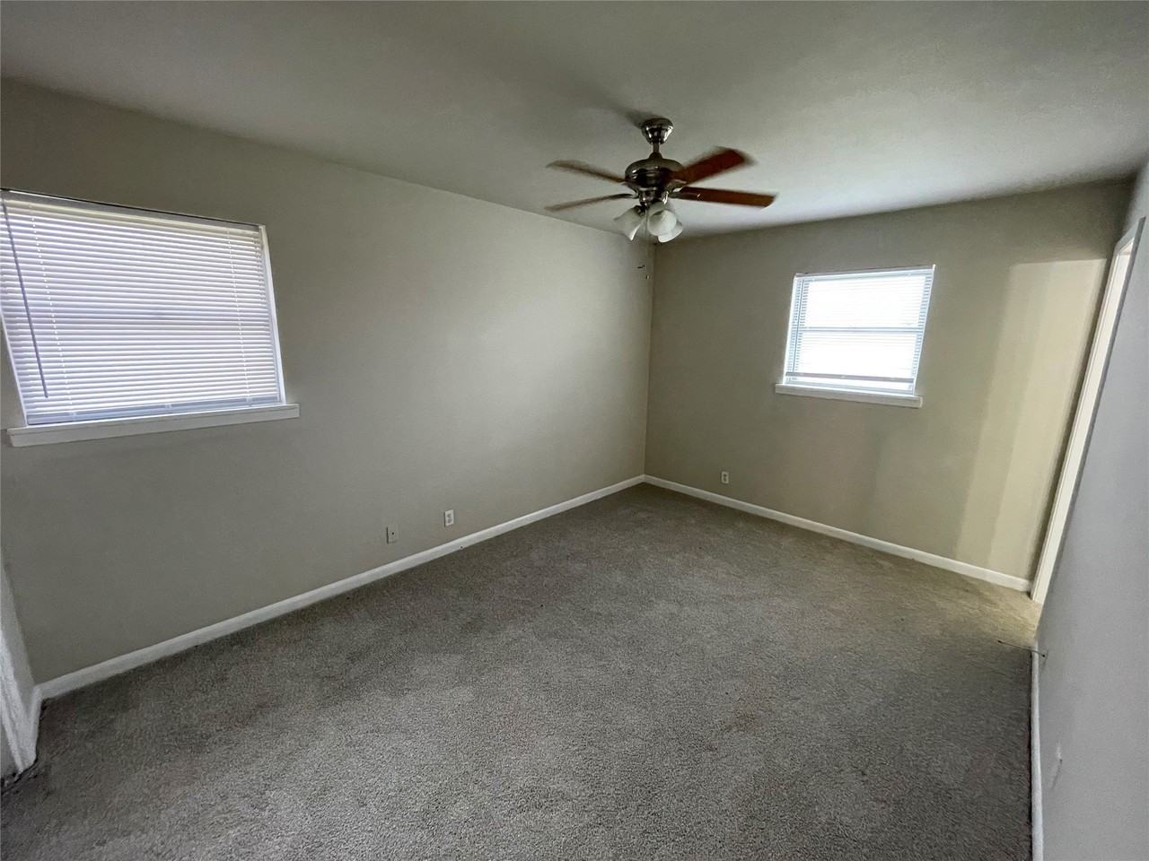 905 La Salle Dr - Photo 6 of 19