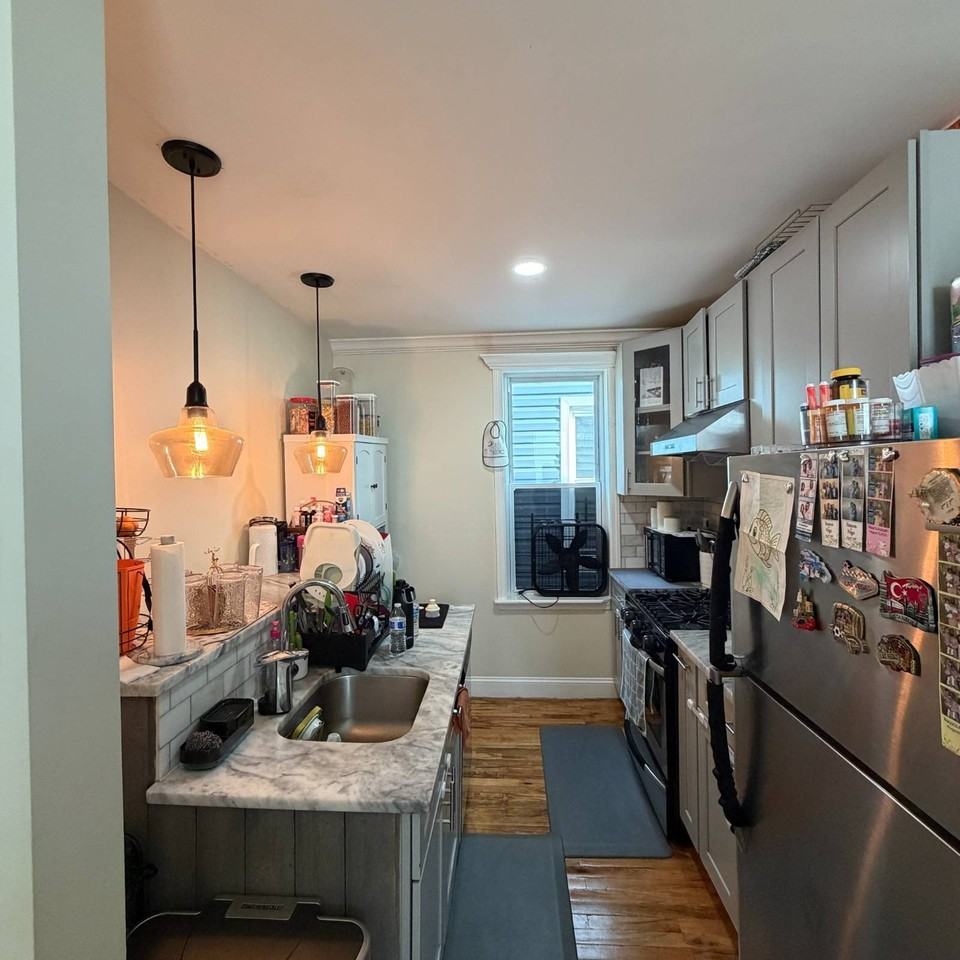 1141 Beach Ave #2ndFL - Photo 2 of 7