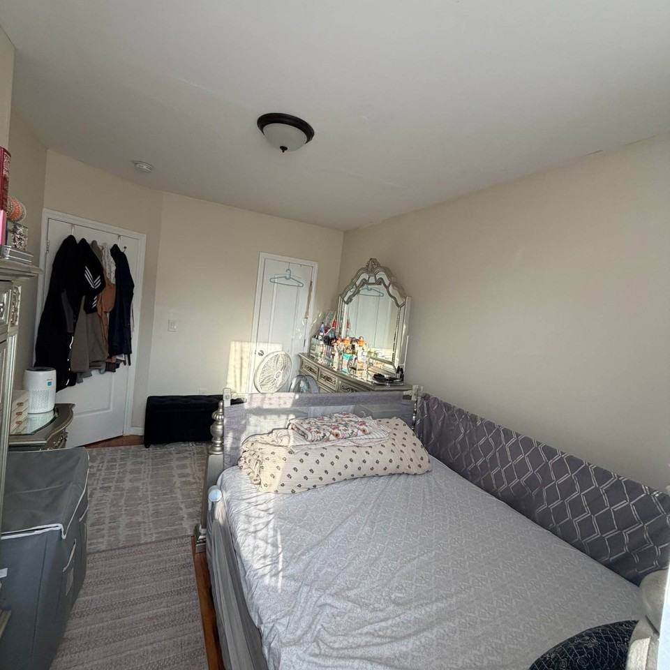 1141 Beach Ave #2ndFL - Photo 6 of 7