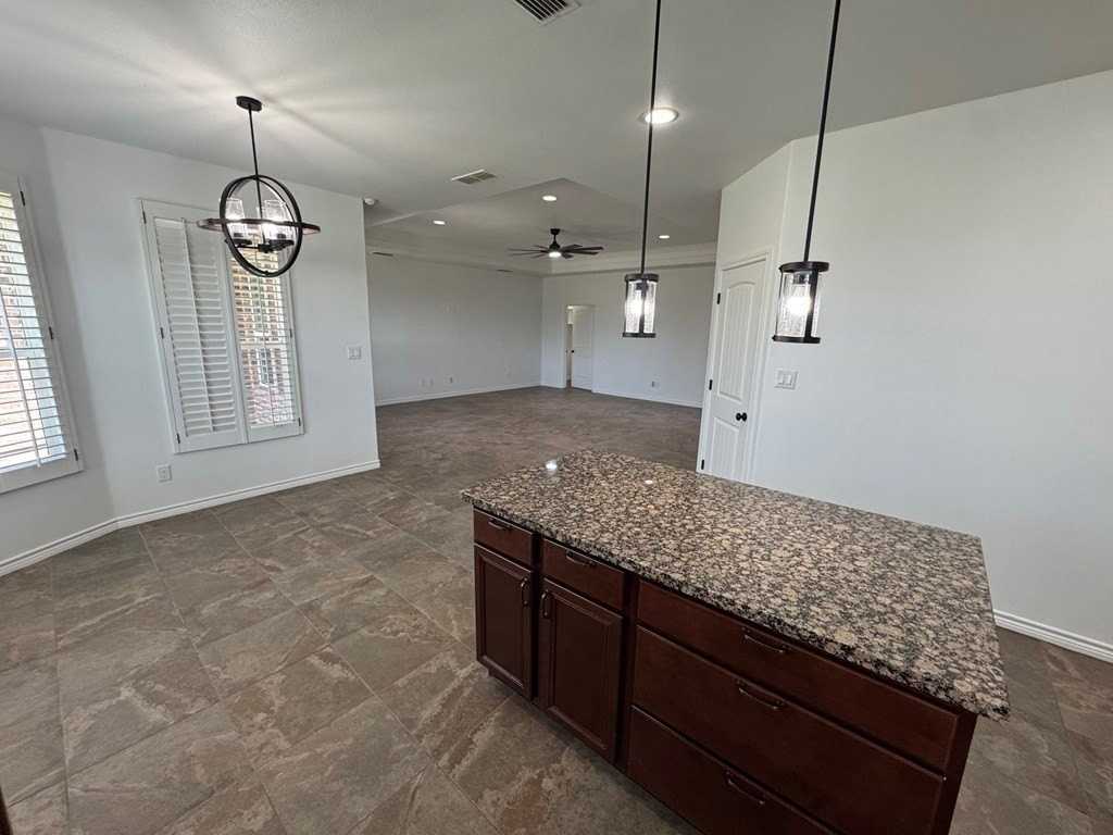 7201 Donatello St - Photo 7 of 20