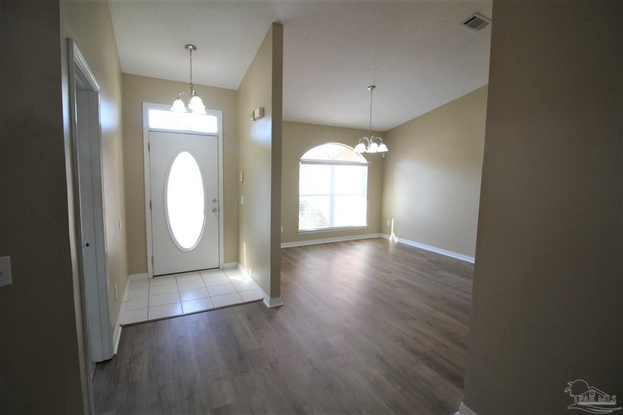 1100 Freeboard Blvd - Photo 4 of 20