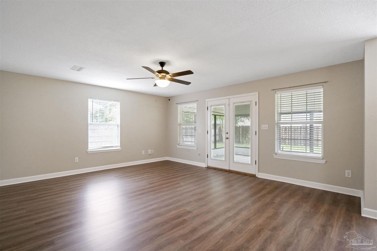 5320 Powrie Dr - Photo 2 of 27