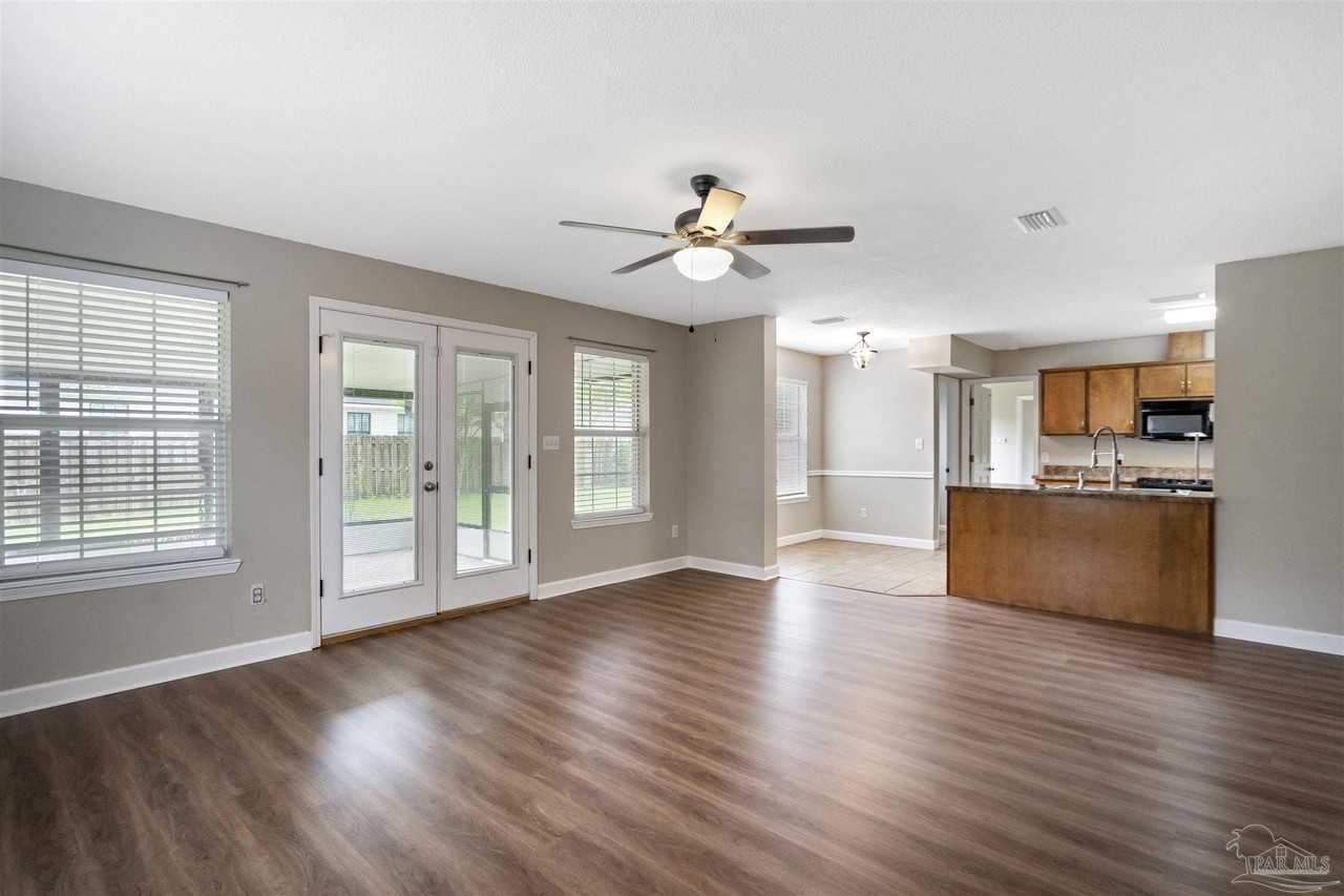 5320 Powrie Dr - Photo 3 of 27