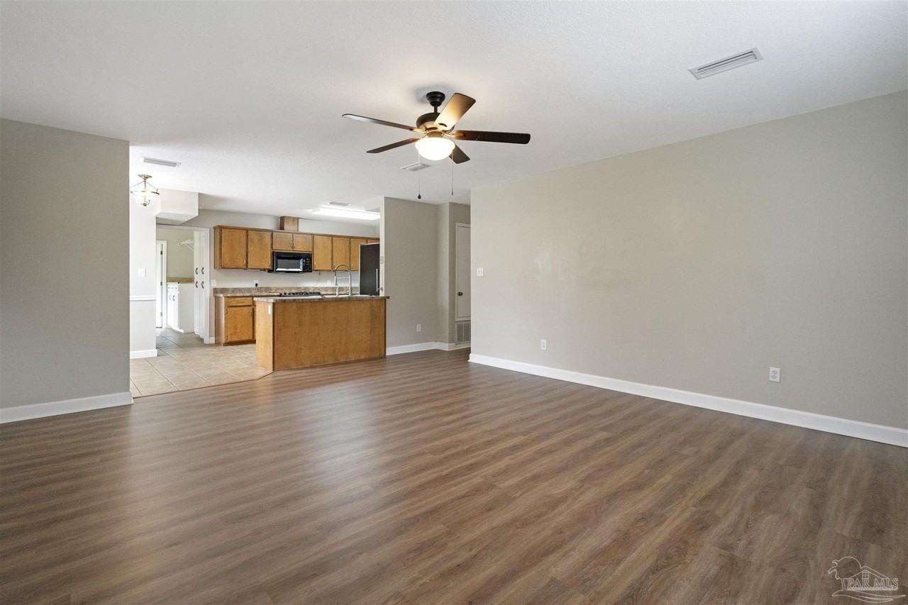 5320 Powrie Dr - Photo 4 of 27