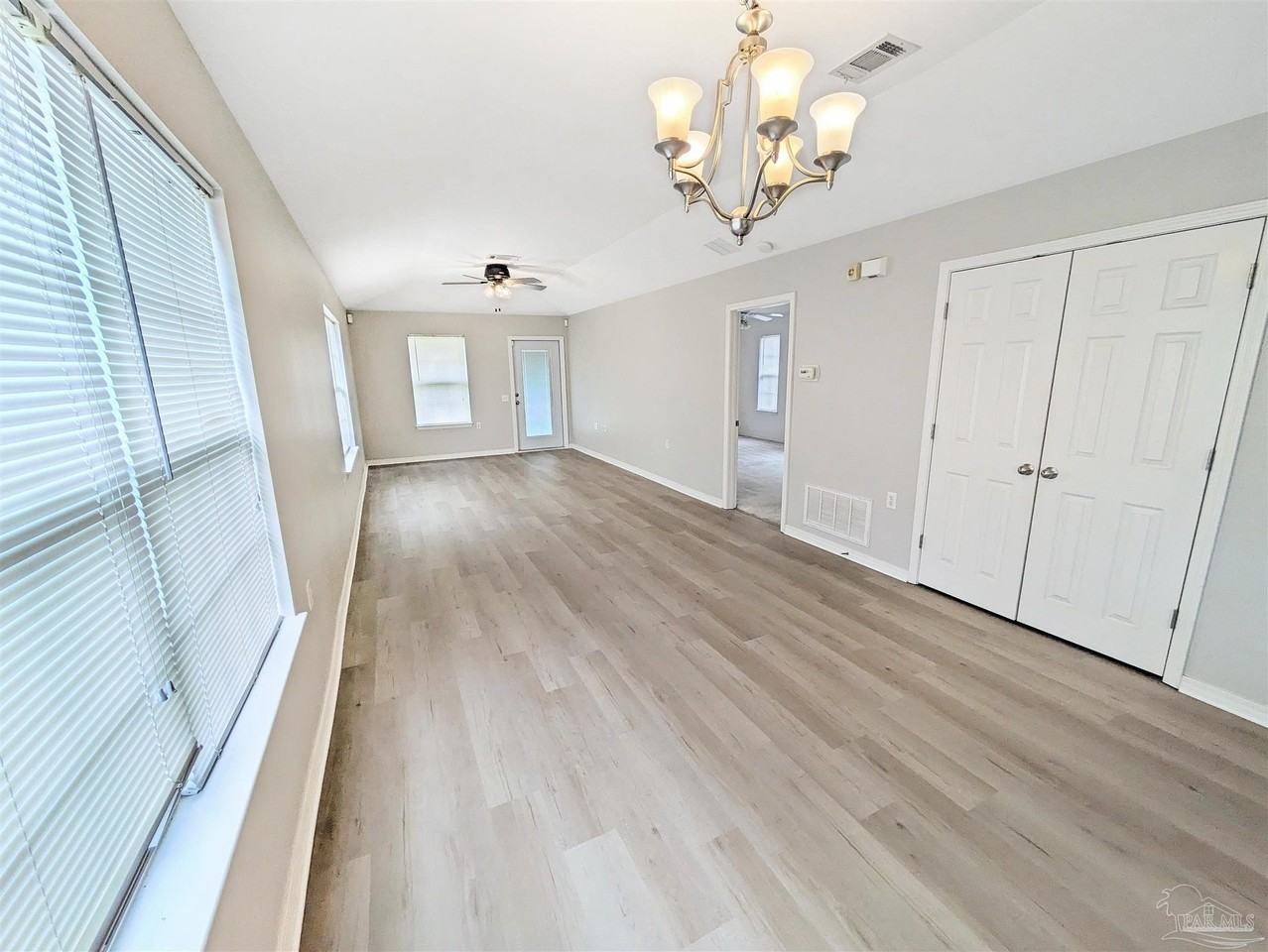 5915 Bilek Dr - Photo 5 of 15