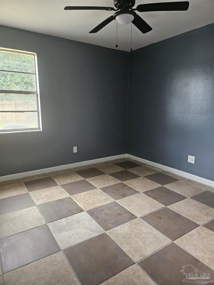2605 Talbert St #A - Photo 2 of 5