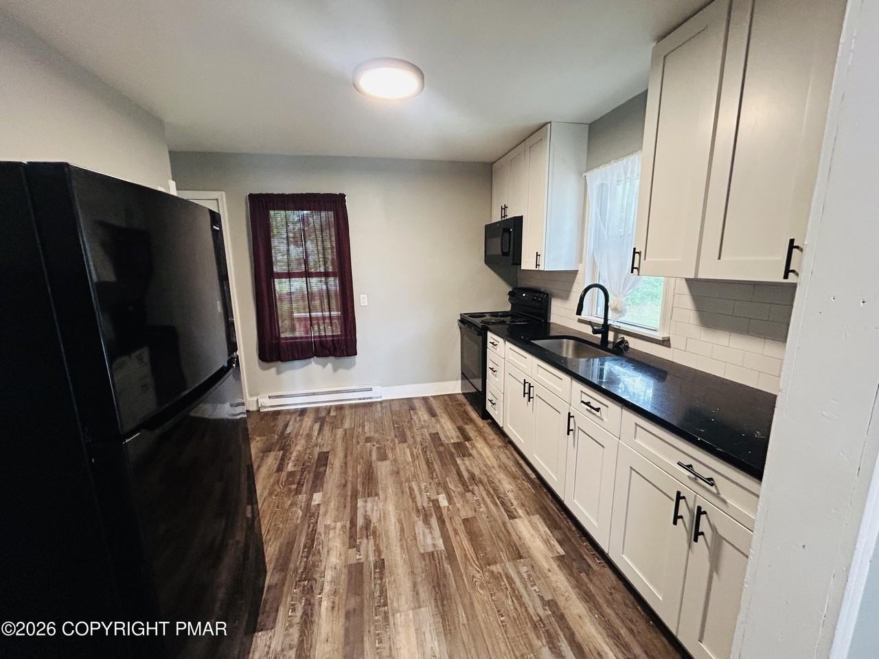 355 E Brown St - Photo 7 of 12