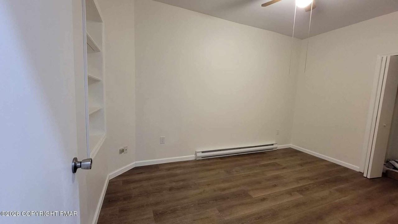 719 Main St - Photo 3 of 12