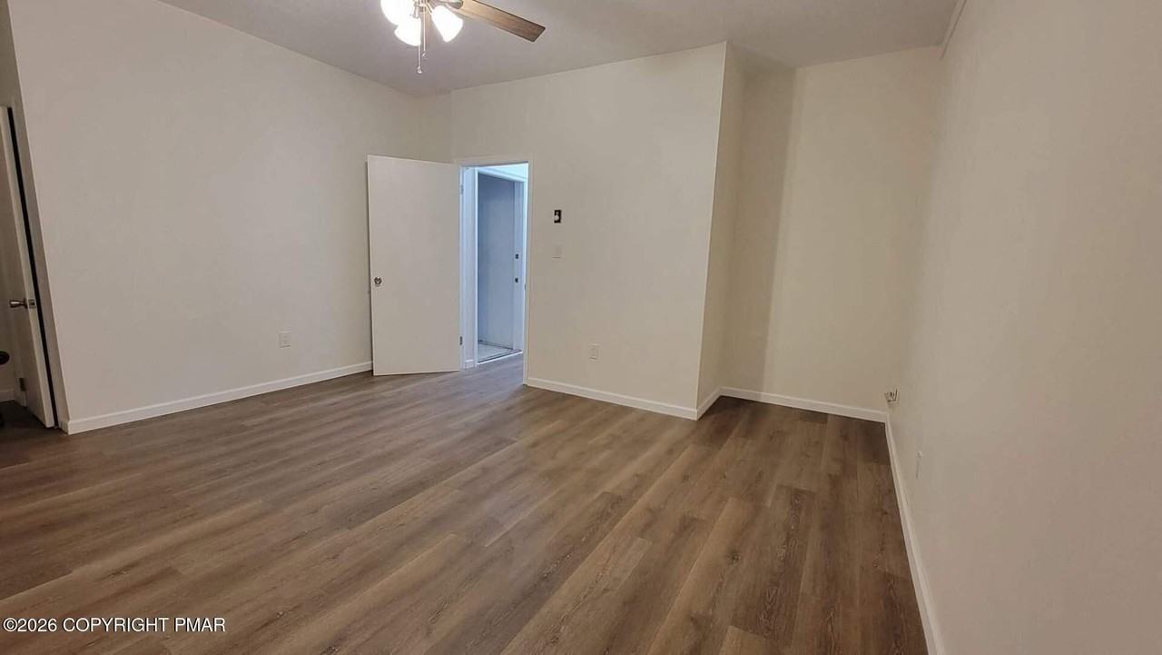 719 Main St - Photo 5 of 12