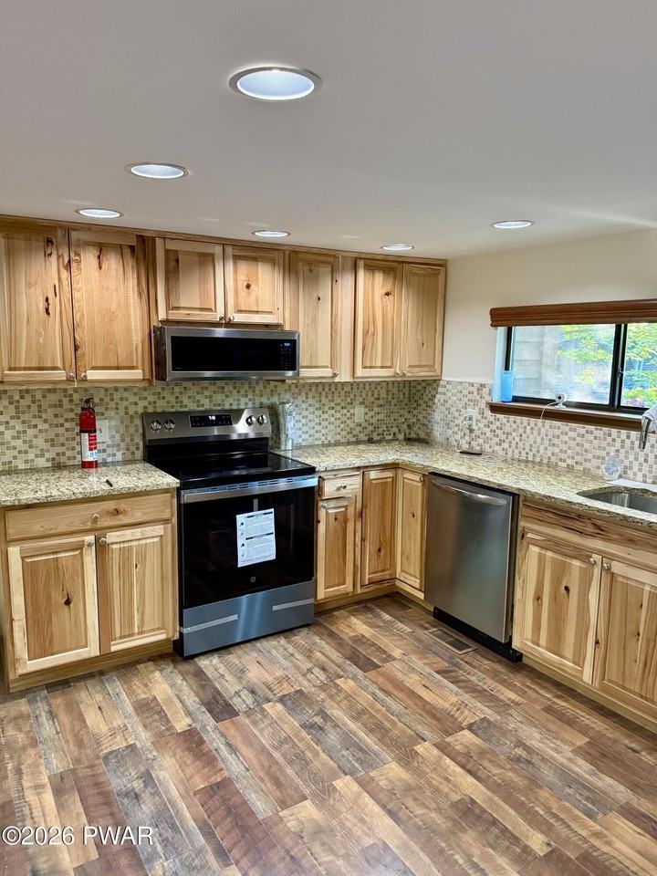 159 Stream Ct - Photo 4 of 18