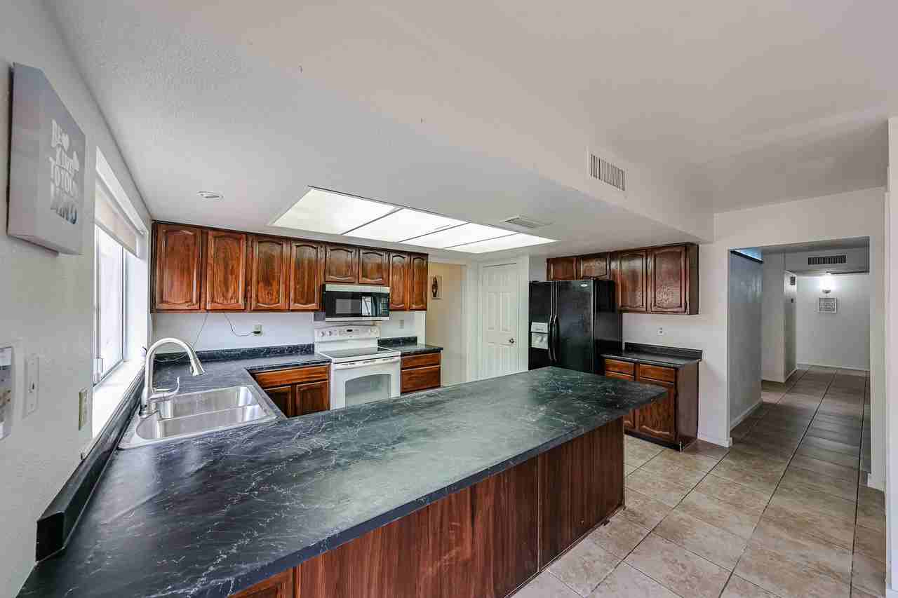 N 29th Ave - Photo 7 of 27