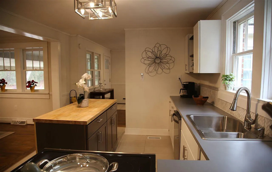 928 W Lydia Hwy #1 - Photo 3 of 50