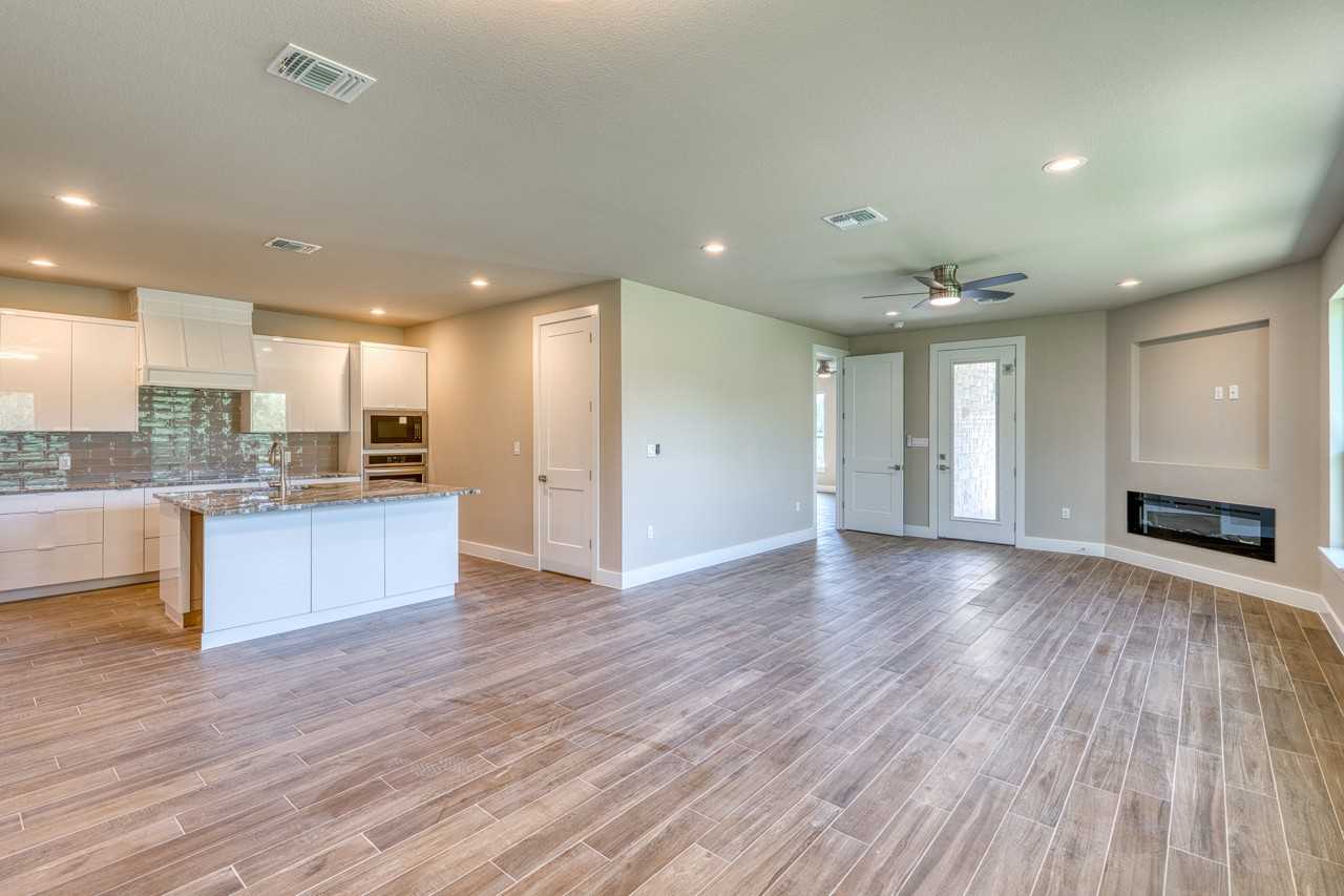 3217 Douglas Dr #1 - Photo 4 of 24