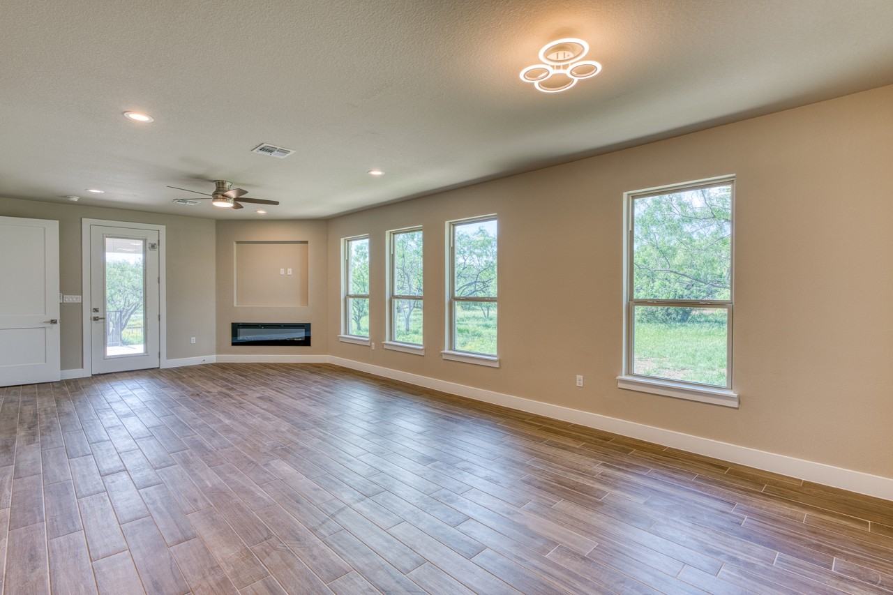 3217 Douglas Dr #1 - Photo 5 of 24