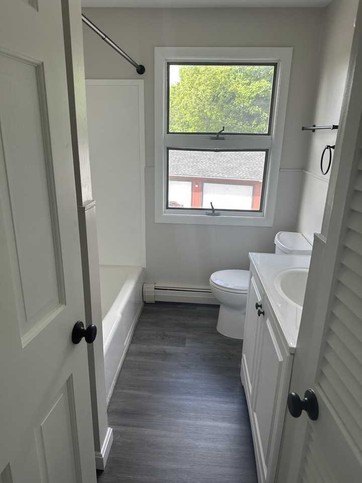 48 Hemlock St #HEM4 - Photo 4 of 17