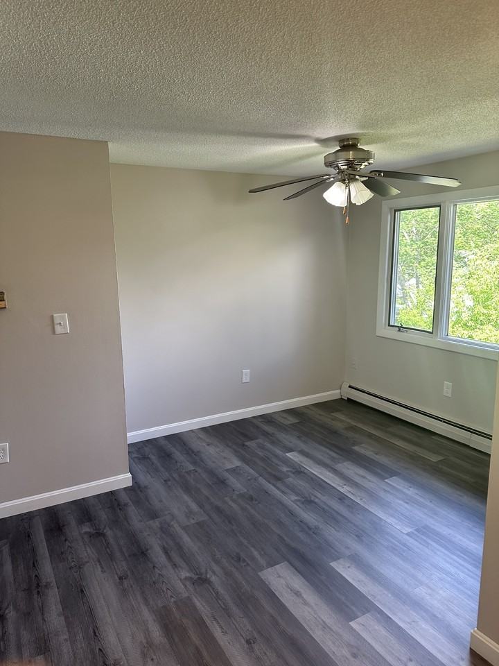 48 Hemlock St #HEM4 - Photo 7 of 17
