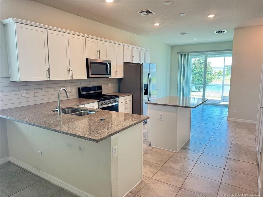 10214 Sw Captiva Dr - Photo 4 of 24