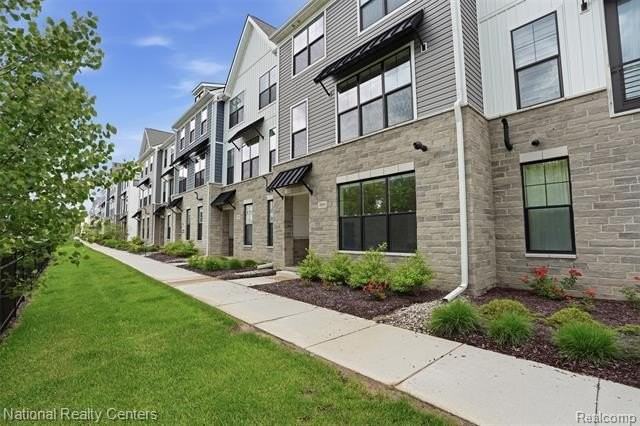 2893 Rayfield Ave - Photo 4 of 46