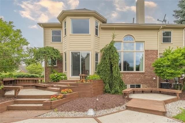 24084 Westmont Dr - Photo 3 of 50