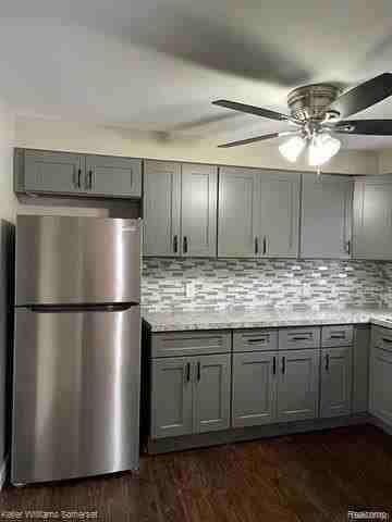 7256 Prospect Ave - Photo 6 of 22