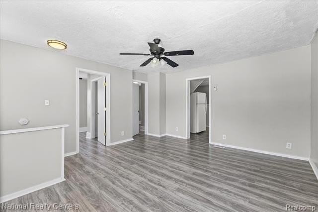 25357 Lawn St - Photo 2 of 12