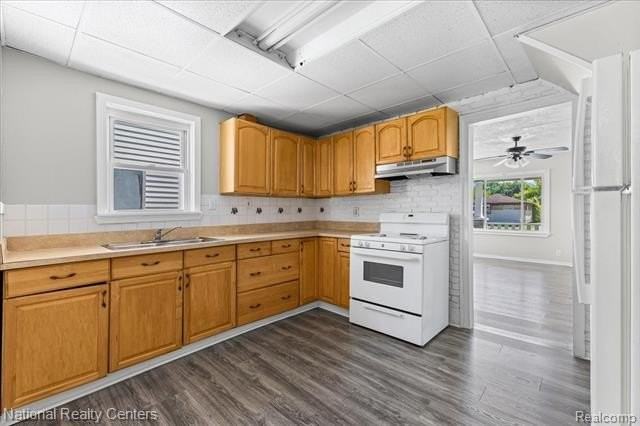 25357 Lawn St - Photo 4 of 12
