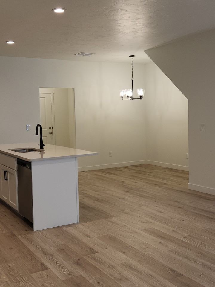 968 S 850 W #1 - Photo 5 of 50