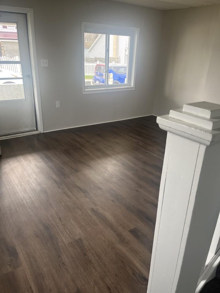 577 - 579 Front St - 579 #579 - Photo 2 of 6