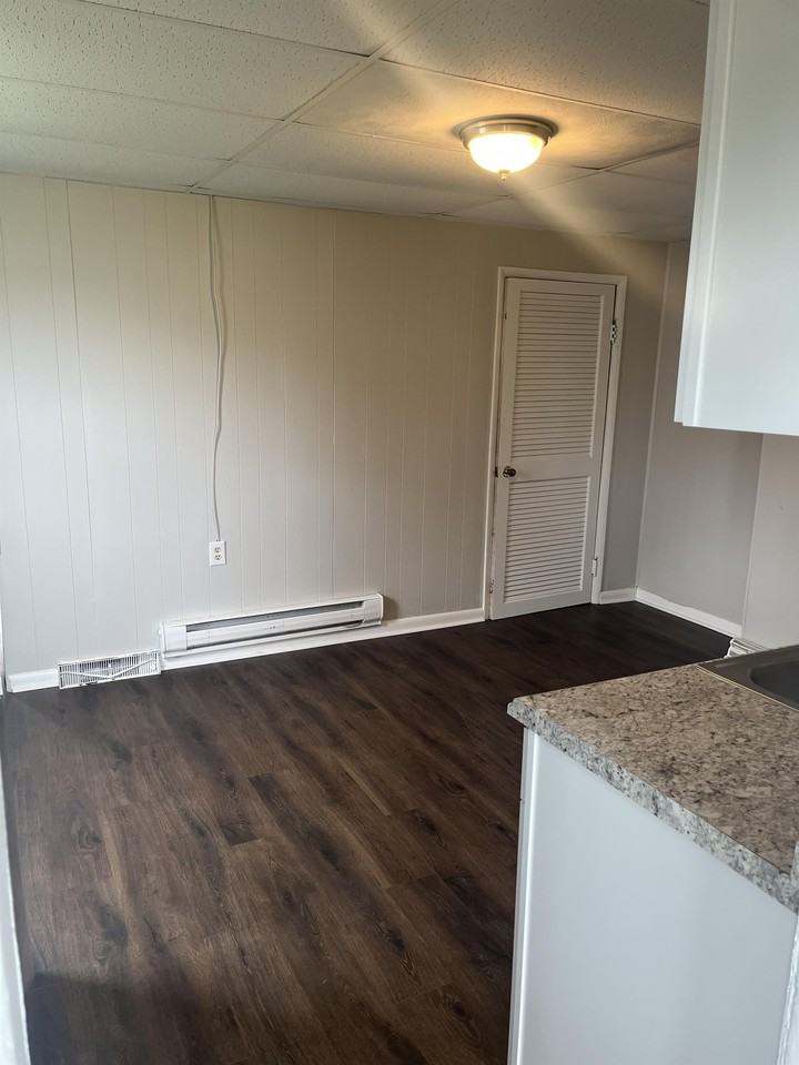 577 - 579 Front St - 579 #579 - Photo 3 of 6