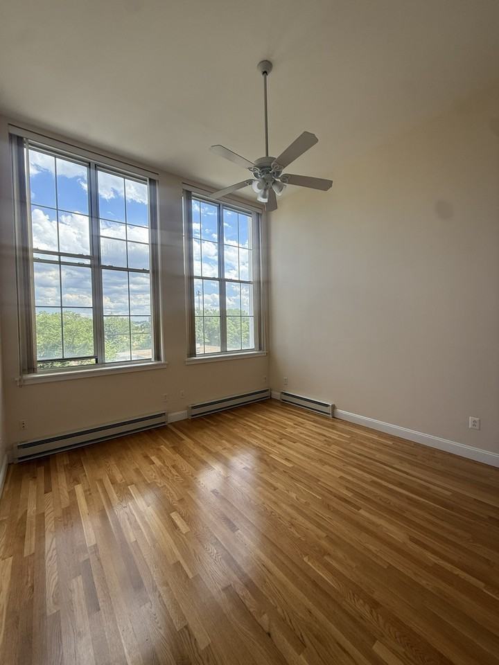 240 Heath St #302 - Photo 6 of 15