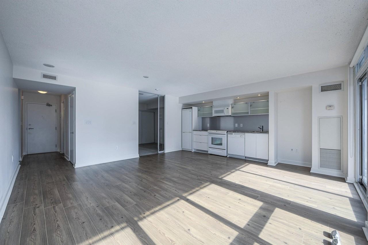 4 City Place #1721 - Photo 5 of 10