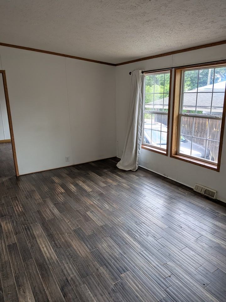 64 - Photo 3 of 17