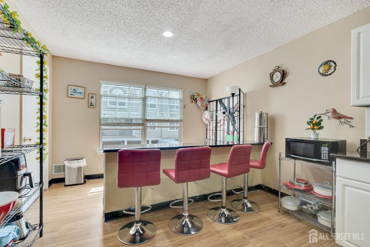 55 Guisborough Way - Photo 3 of 20