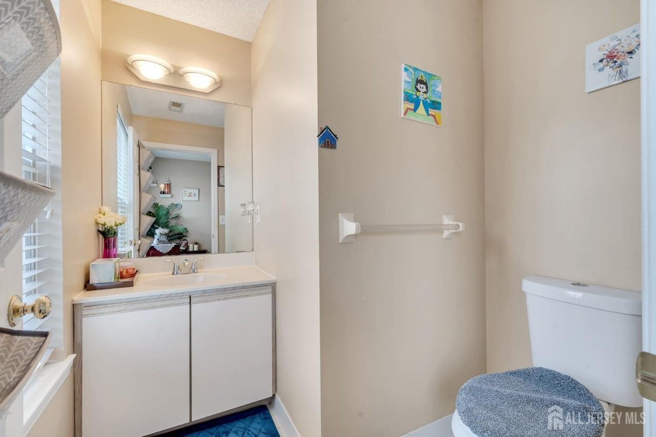 55 Guisborough Way - Photo 6 of 20