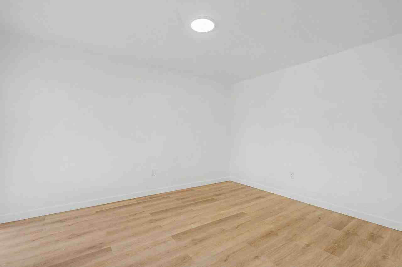 60 NW 79 LLC - Photo 4 of 45