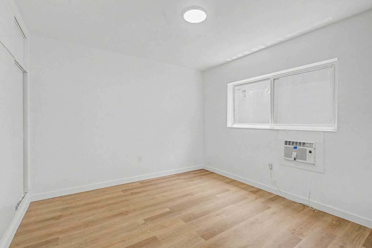 60 NW 79 LLC - Photo 5 of 45