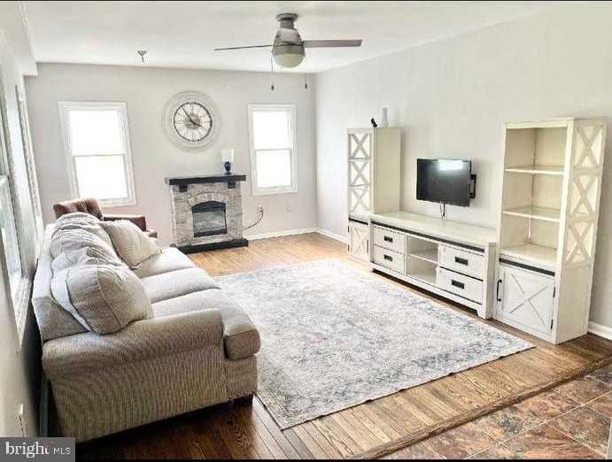 25526 Military Rd - Photo 4 of 29