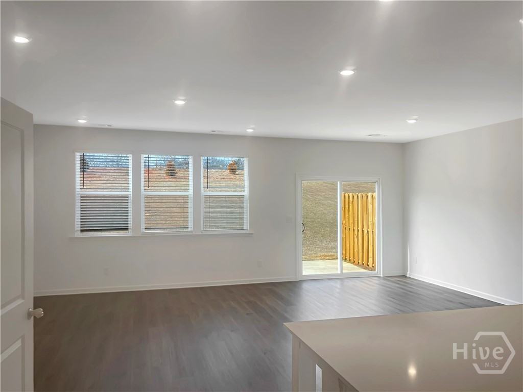 109 Milledge Commons Dr - Photo 2 of 6