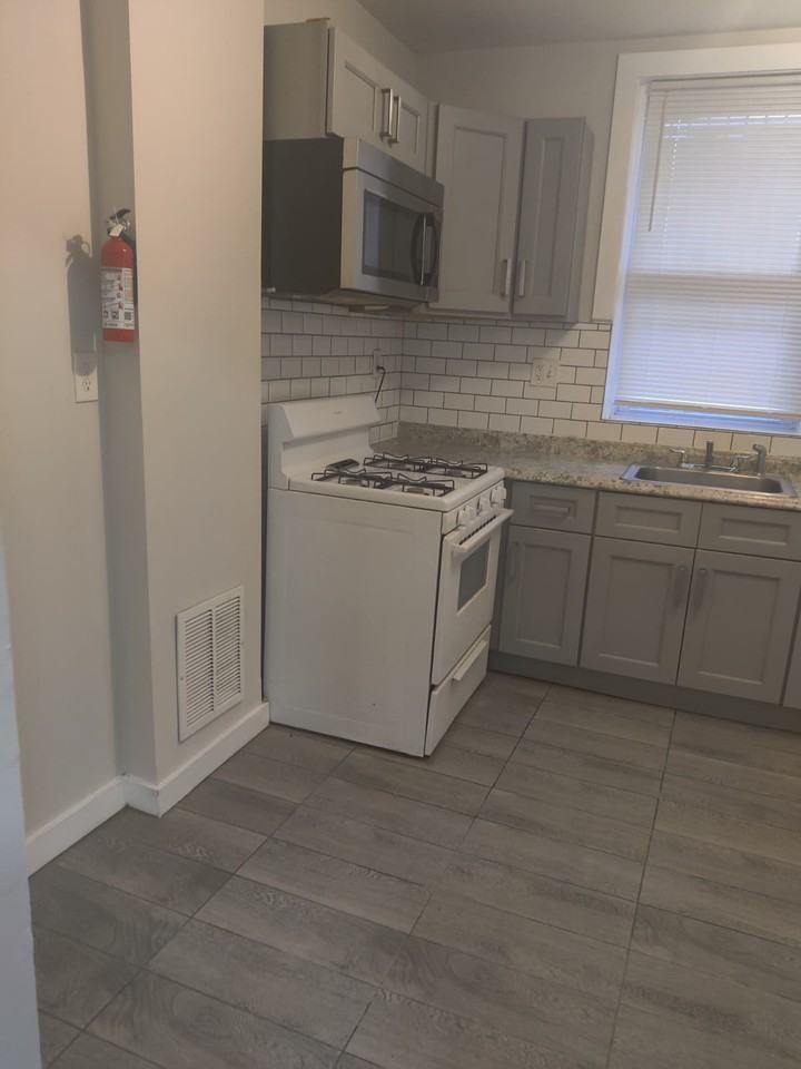 3837 N Darien St #1 - Photo 5 of 9