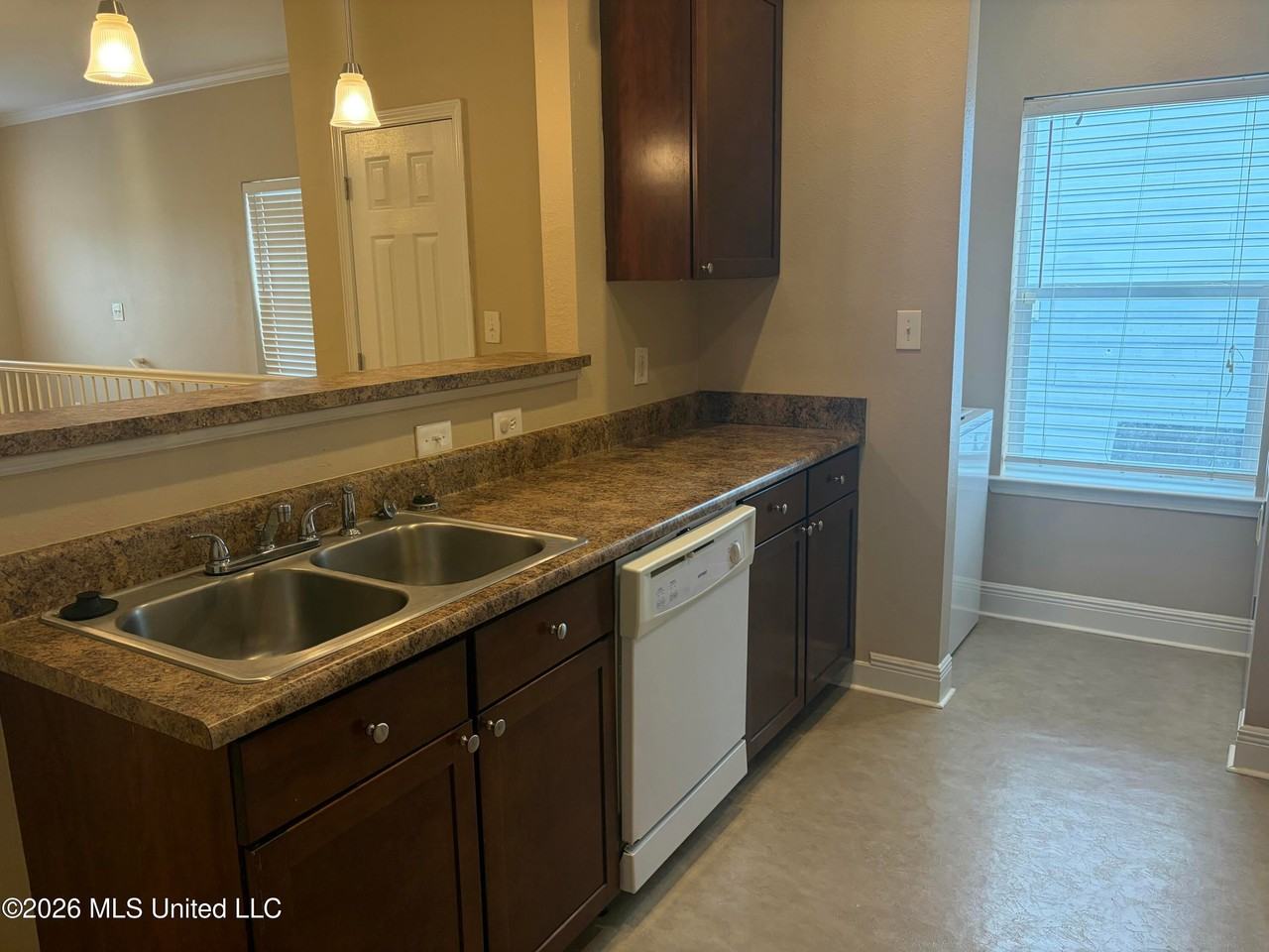 12040 Highland Ave - Photo 5 of 5