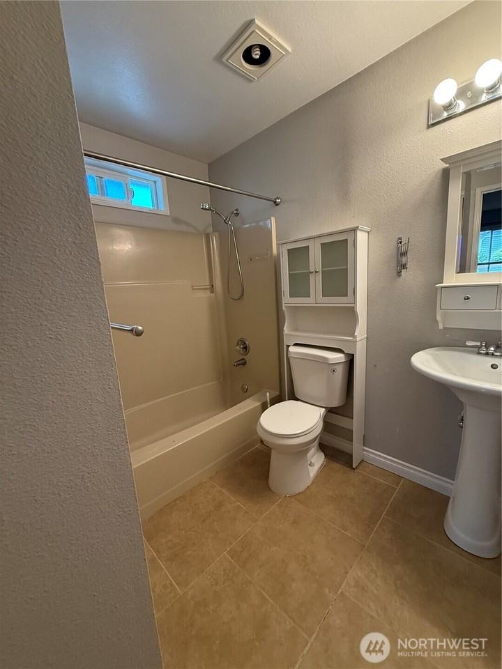 12717 Ne 171st Ln ##O - Photo 7 of 9