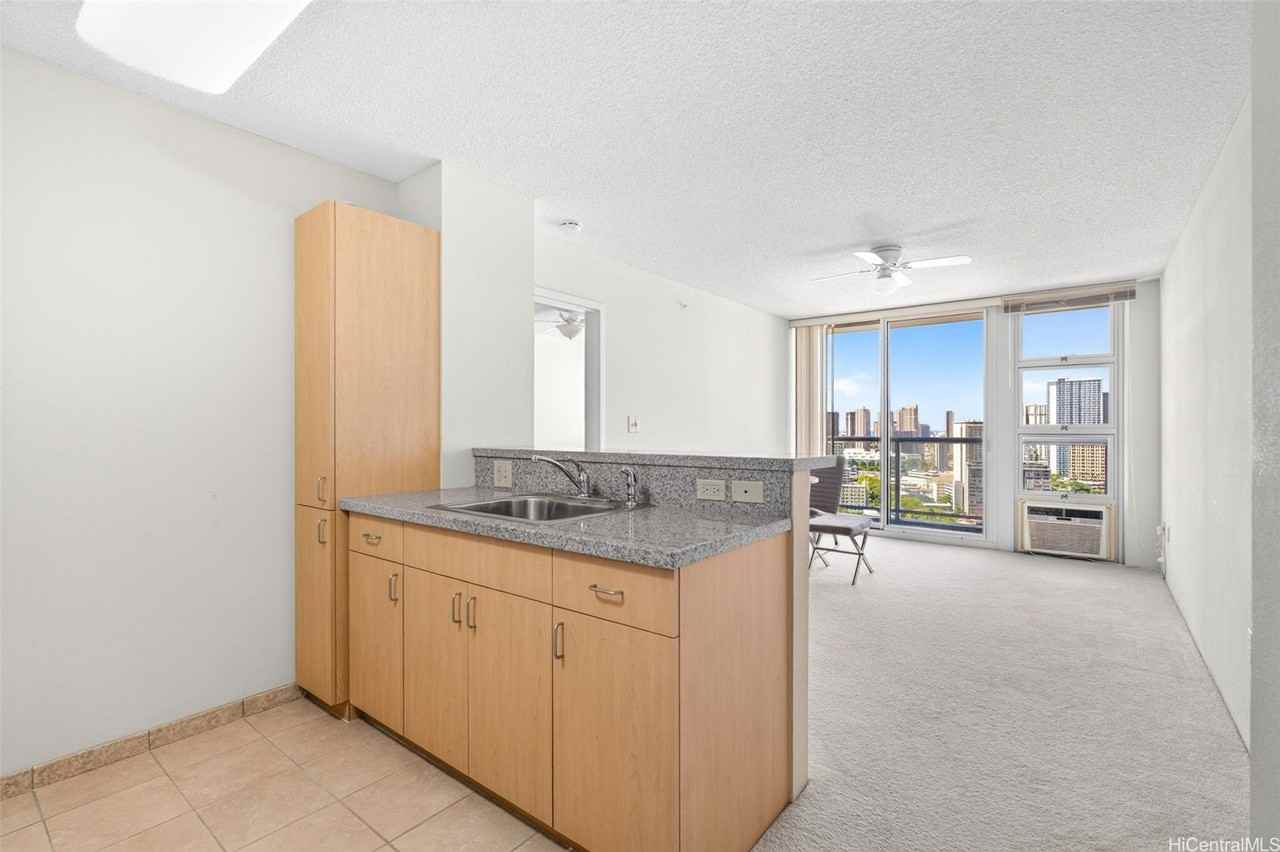 1315 Kalakaua Ave