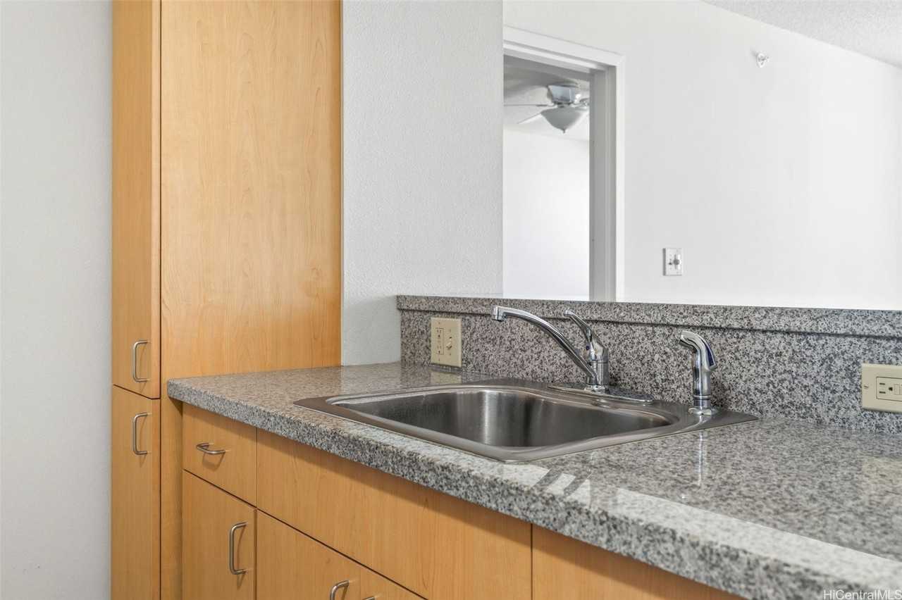 1315 Kalakaua Ave - Photo 3 of 15
